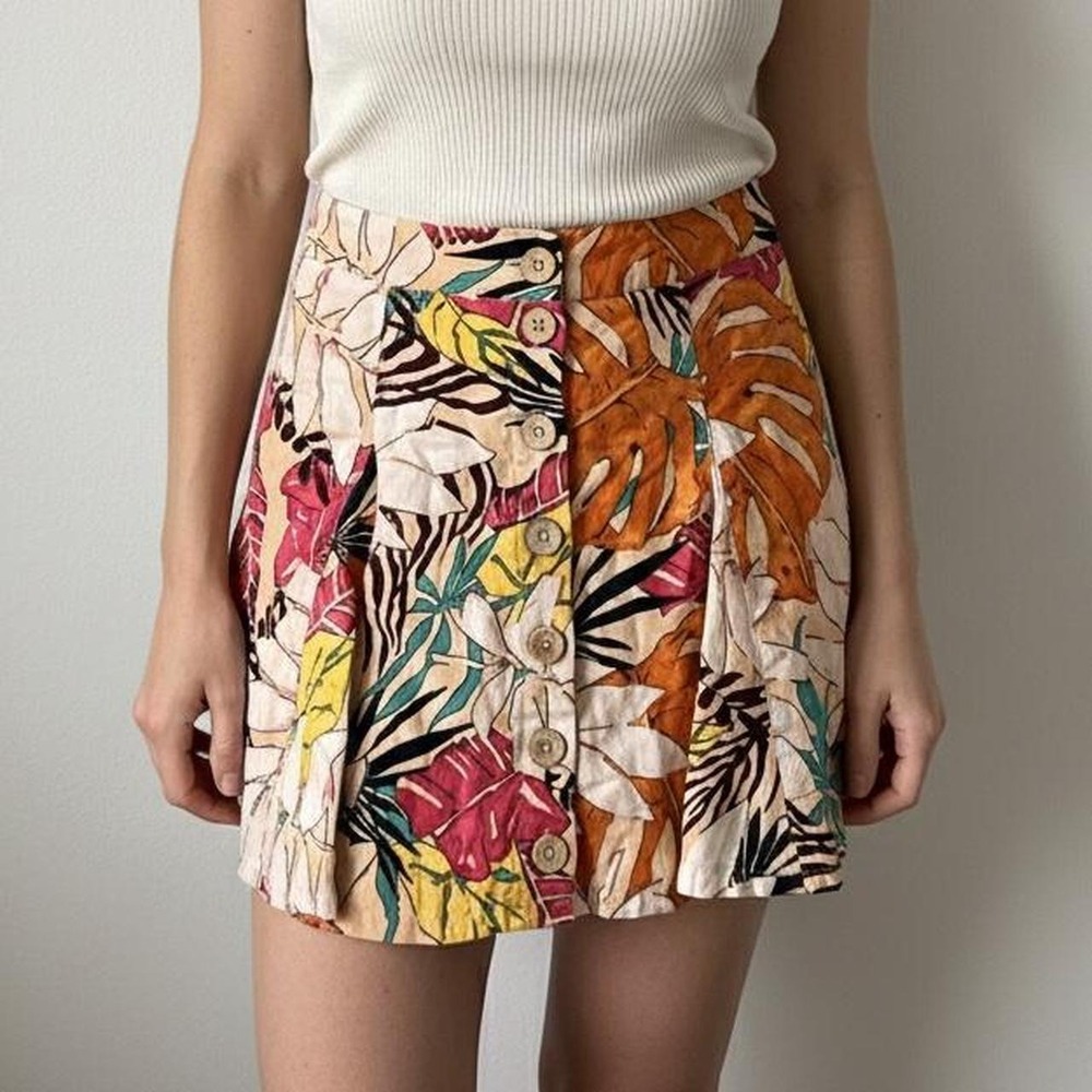Forever 21 Tropical Floral Button Front Mini Skirt – Small